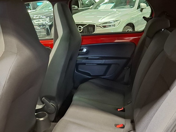 Volkswagen UP! 20 of 28