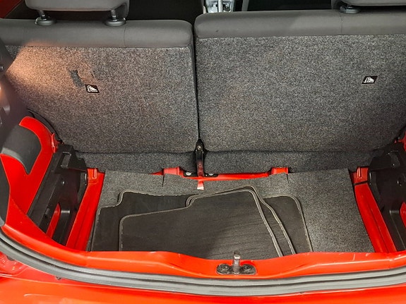 Volkswagen UP! 9 of 28