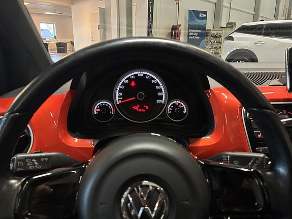Volkswagen UP! 18 of 20