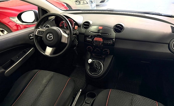 Mazda 2 15 of 19