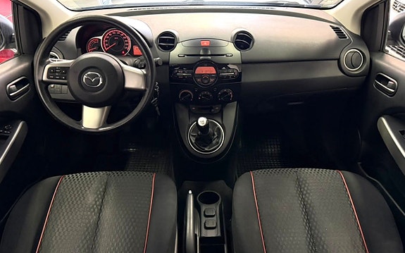 Mazda 2 14 of 19