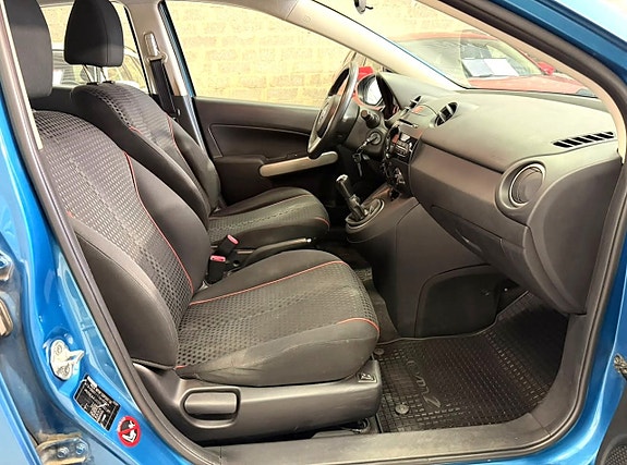 Mazda 2 12 of 19