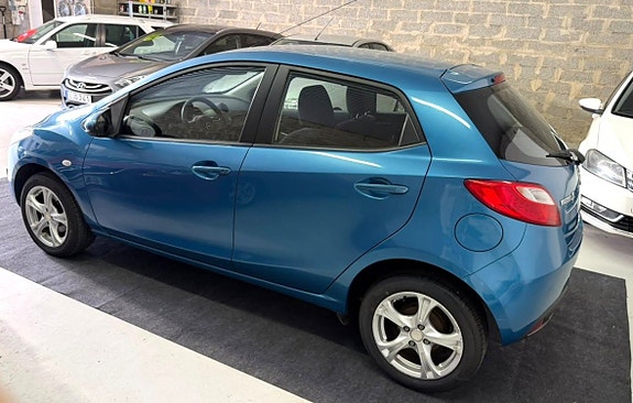 Mazda 2 8 of 19