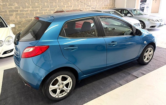 Mazda 2 7 of 19