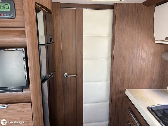 Niesmann ARTO 88EK // Hydr.ben - Lithium 180Ah 13 of 21