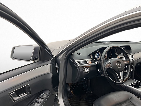 Mercedes-Benz E250 8 of 23