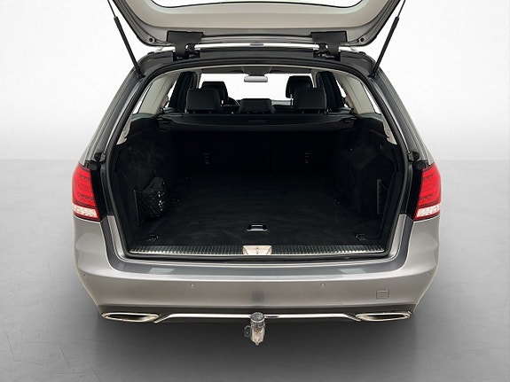 Mercedes-Benz E250 22 of 23