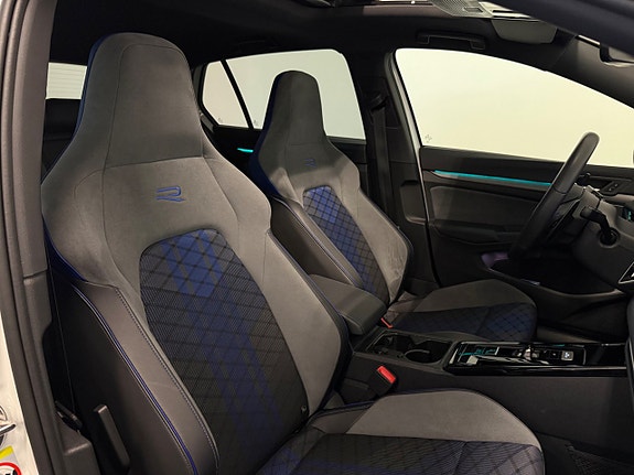 Volkswagen Golf VIII 9 of 29