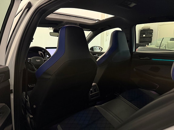 Volkswagen Golf VIII 27 of 29