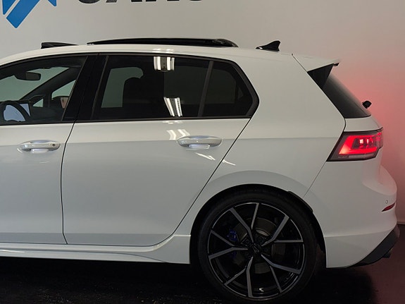 Volkswagen Golf VIII 6 of 29