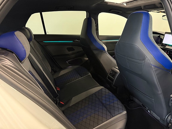 Volkswagen Golf VIII 26 of 29
