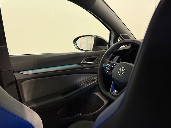 Volkswagen Golf VIII 8 of 29