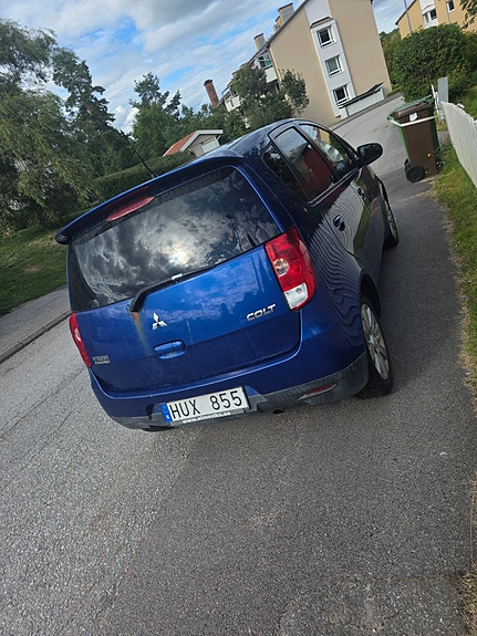 Mitsubishi Colt 2 of 2