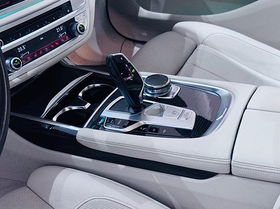 BMW 740d 14 of 29