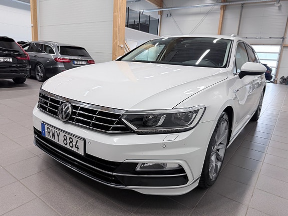 Volkswagen Passat 3 of 19