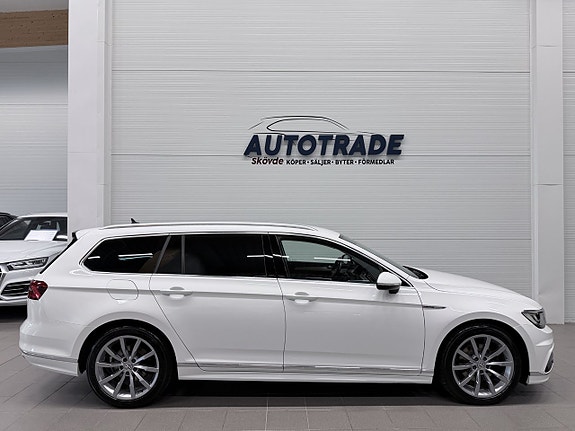 Volkswagen Passat 5 of 19