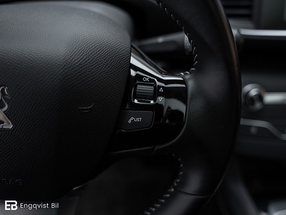 Peugeot 308 26 of 30