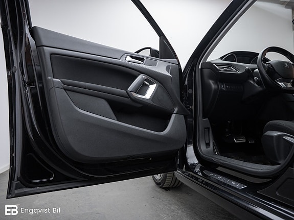 Peugeot 308 21 of 30