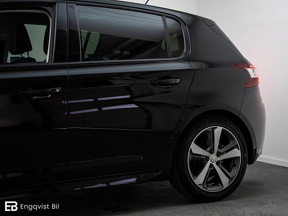 Peugeot 308 8 of 30