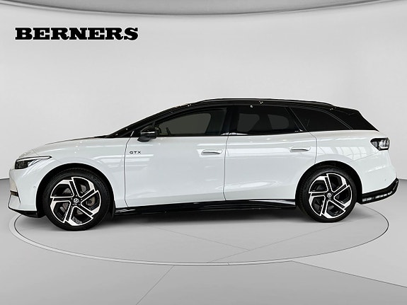 Volkswagen ID.7 2 of 13