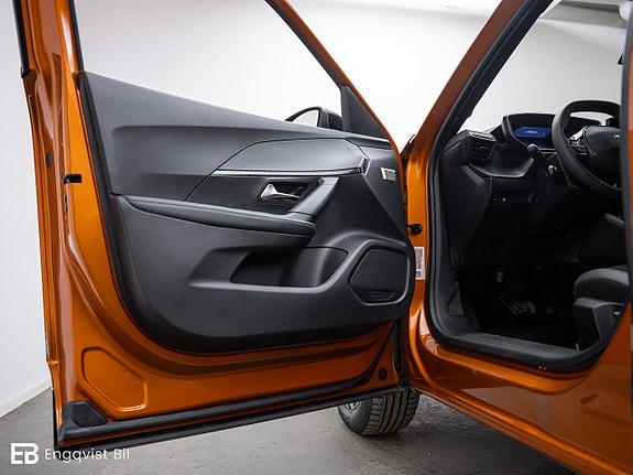 Peugeot e-2008 16 of 30