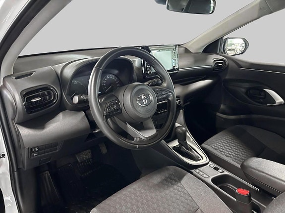 Toyota Yaris 14 of 19