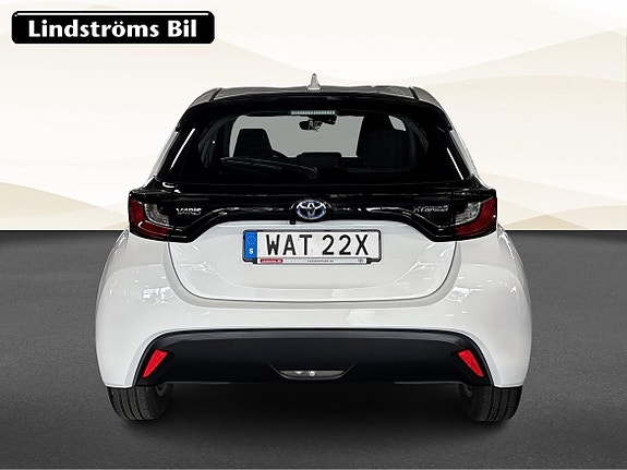 Toyota Yaris 8 of 19