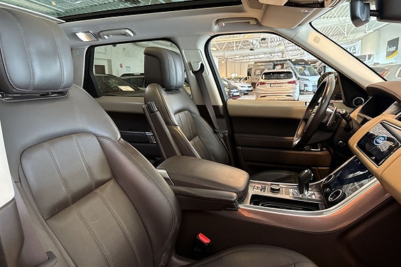 Land Rover Range Rover Sport 16 of 23