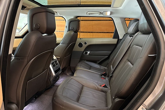 Land Rover Range Rover Sport 18 of 23