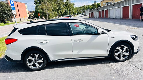 Ford Focus 3 of 8