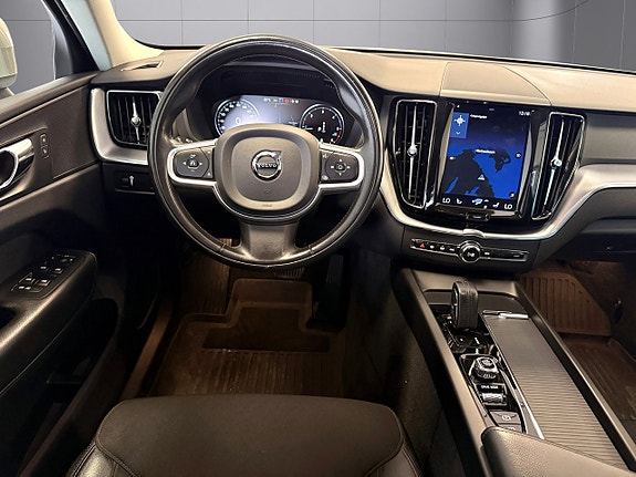 Volvo XC60 10 of 21