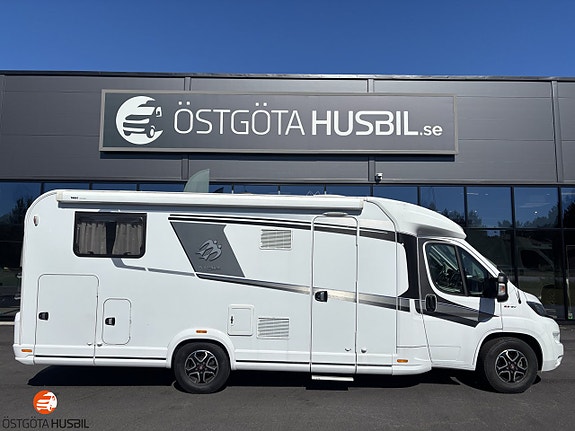 Knaus SKY 700 MEG PLATINUM // AUT // 160HK // ENKELBÄDDAR