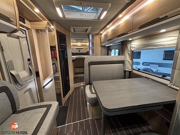 Knaus SKY 700 MEG PLATINUM // AUT // 160HK // ENKELBÄDDAR 10 of 14