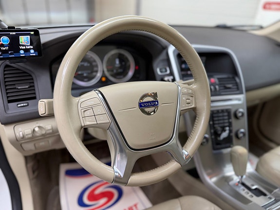 Volvo XC60 10 of 27