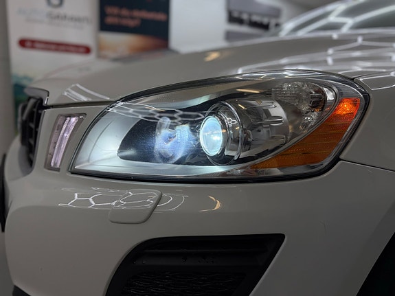 Volvo XC60 8 of 27