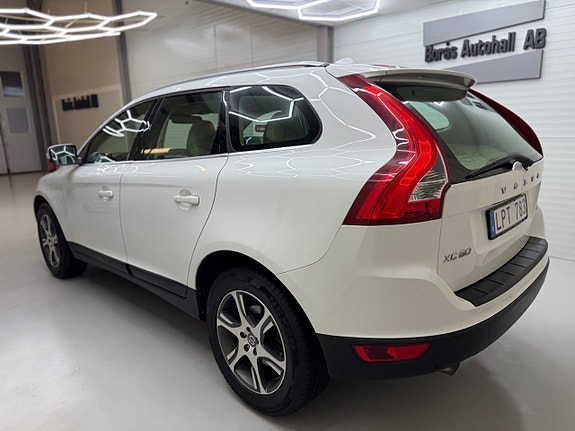 Volvo XC60 5 of 27