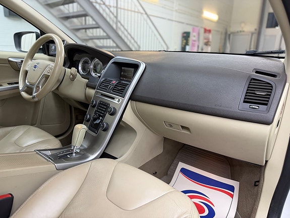 Volvo XC60 18 of 27
