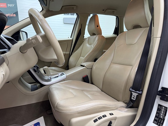 Volvo XC60 13 of 27