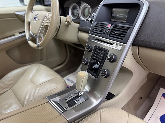 Volvo XC60 20 of 27