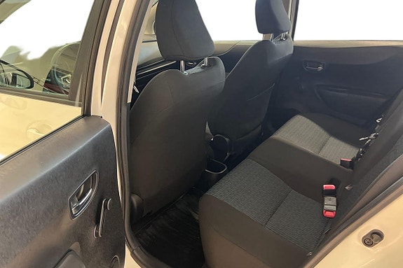 Toyota Yaris 13 of 21