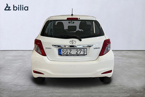 Toyota Yaris 4 of 21