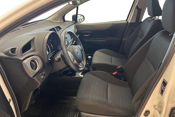 Toyota Yaris 14 of 21