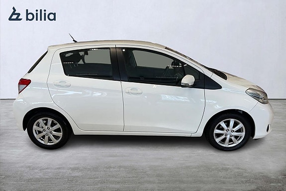 Toyota Yaris 18 of 21