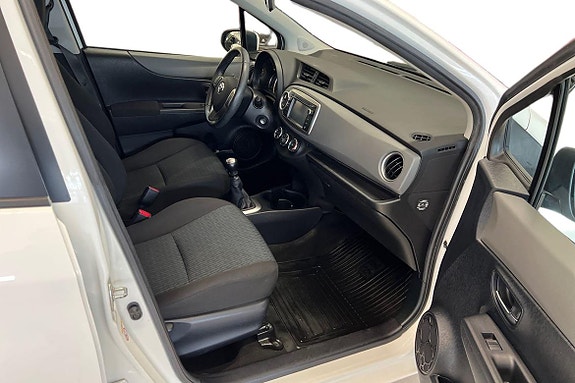 Toyota Yaris 7 of 21
