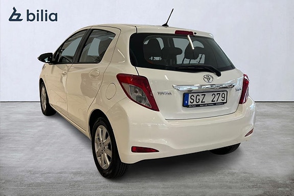 Toyota Yaris 2 of 21