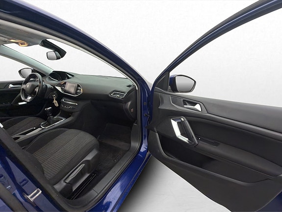Peugeot 308 26 of 30