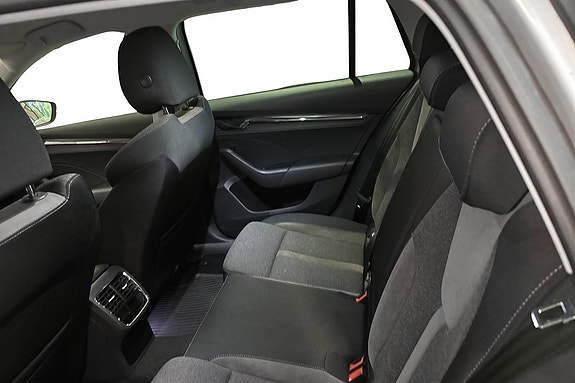 Skoda Octavia Scout 6 of 7