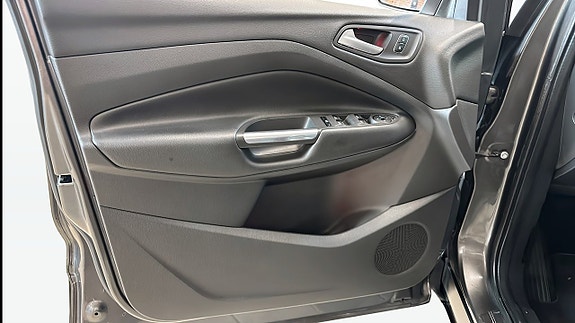 Ford Kuga 11 of 16
