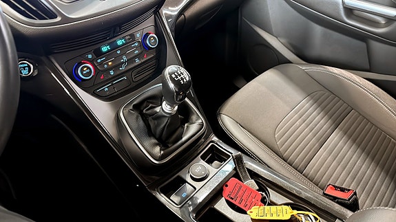 Ford Kuga 15 of 16