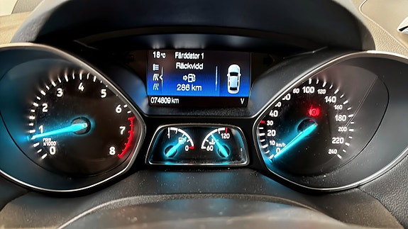 Ford Kuga 14 of 16